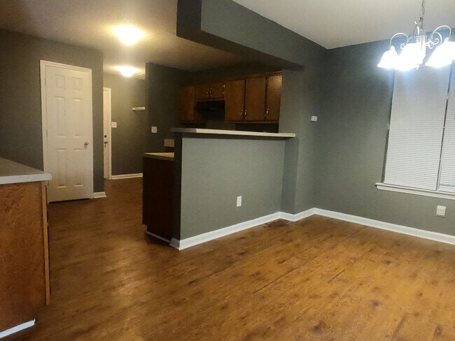 Building Photo - Newly Renovated Home in Raleigh