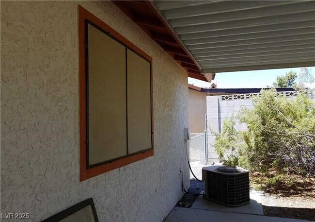Foto del edificio - 5451 Genoa Ave