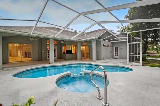 Building Photo - 702 Brooker Ridge Ct