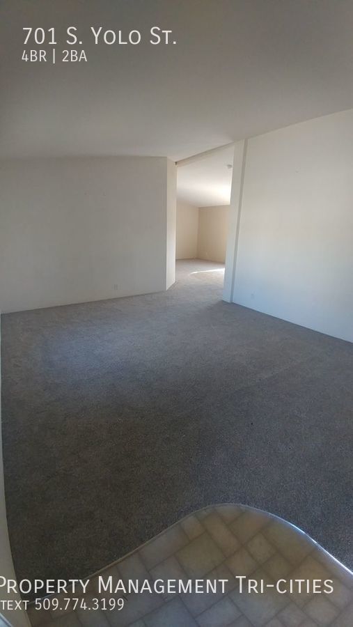 Building Photo - Great East Kennewick Location close to Fre...