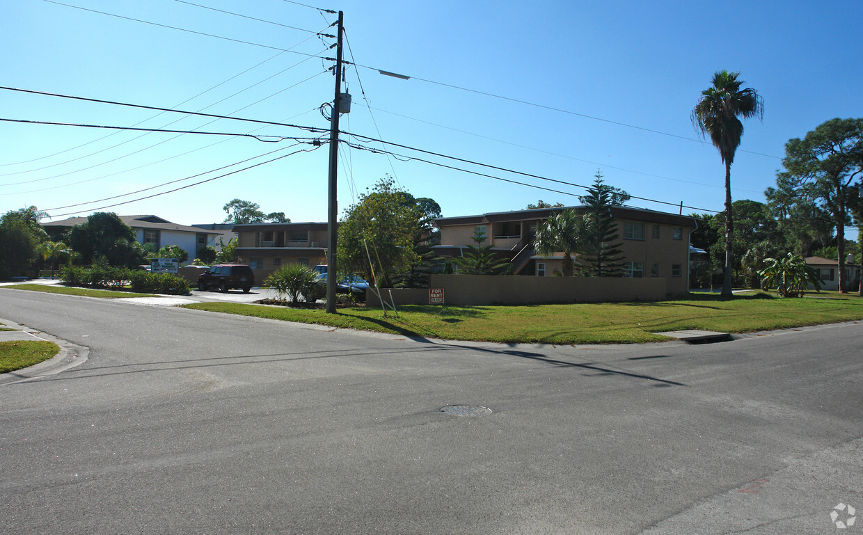 Building Photo - Twin Terrace