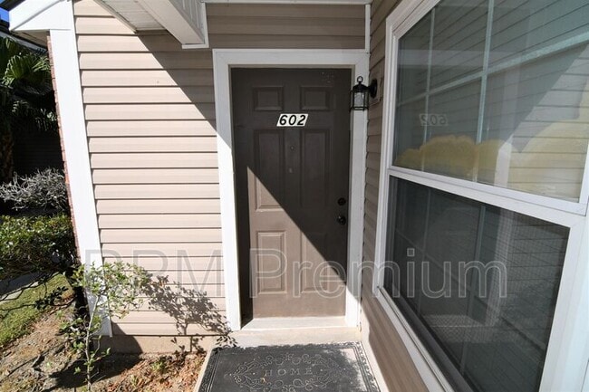 Building Photo - 6212 Stumberg Ln