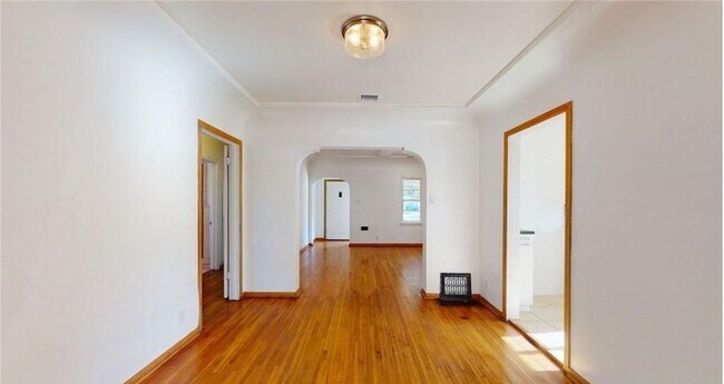 Building Photo - 2311 El Paseo