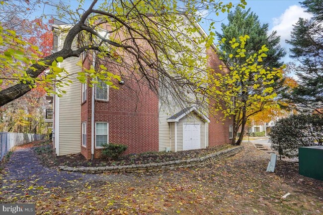 Building Photo - 3305 Wyndham Cir