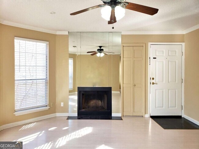 Foto del edificio - 913 Wentworth Ct