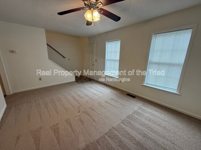 Foto del edificio - 1805 Cody Ave