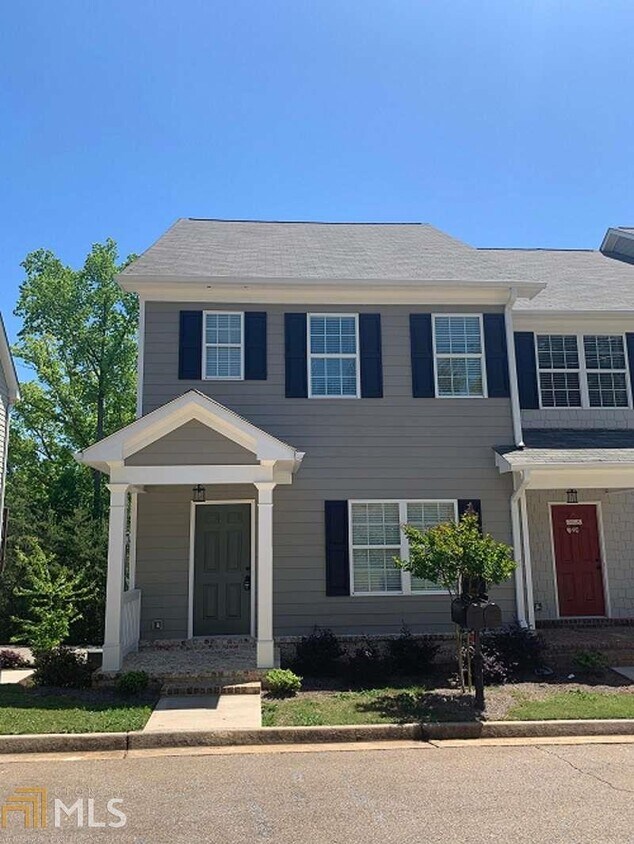 1475 Bluff Valley Cir, Gainesville, GA 30504 House for Rent in