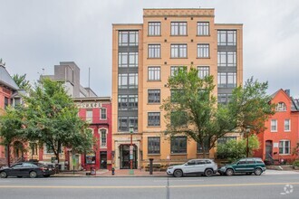 Building Photo - 809 6th St NW