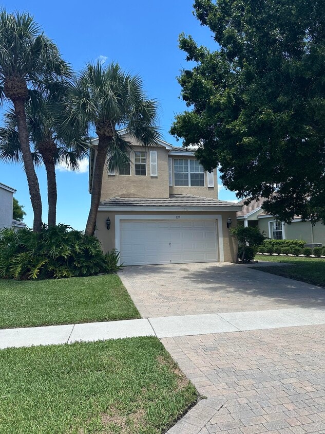 Primary Photo - 127 Lancaster Way