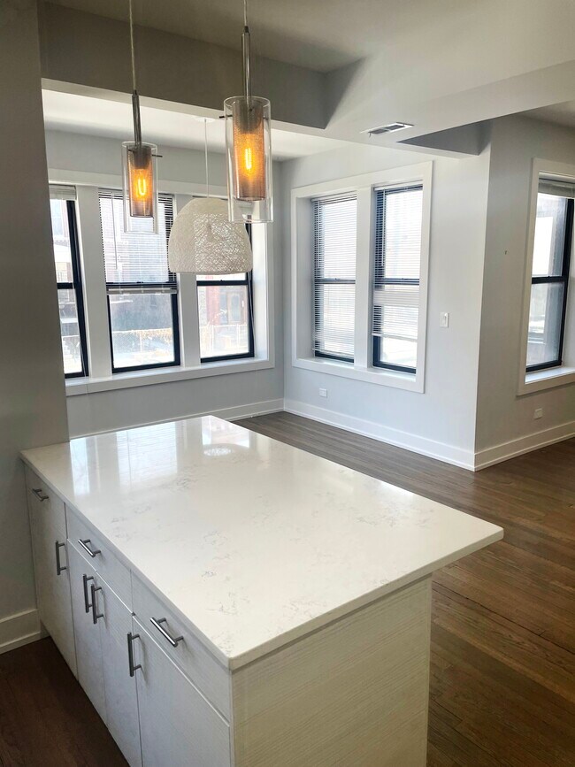 Building Photo - 2020 N Spaulding Ave