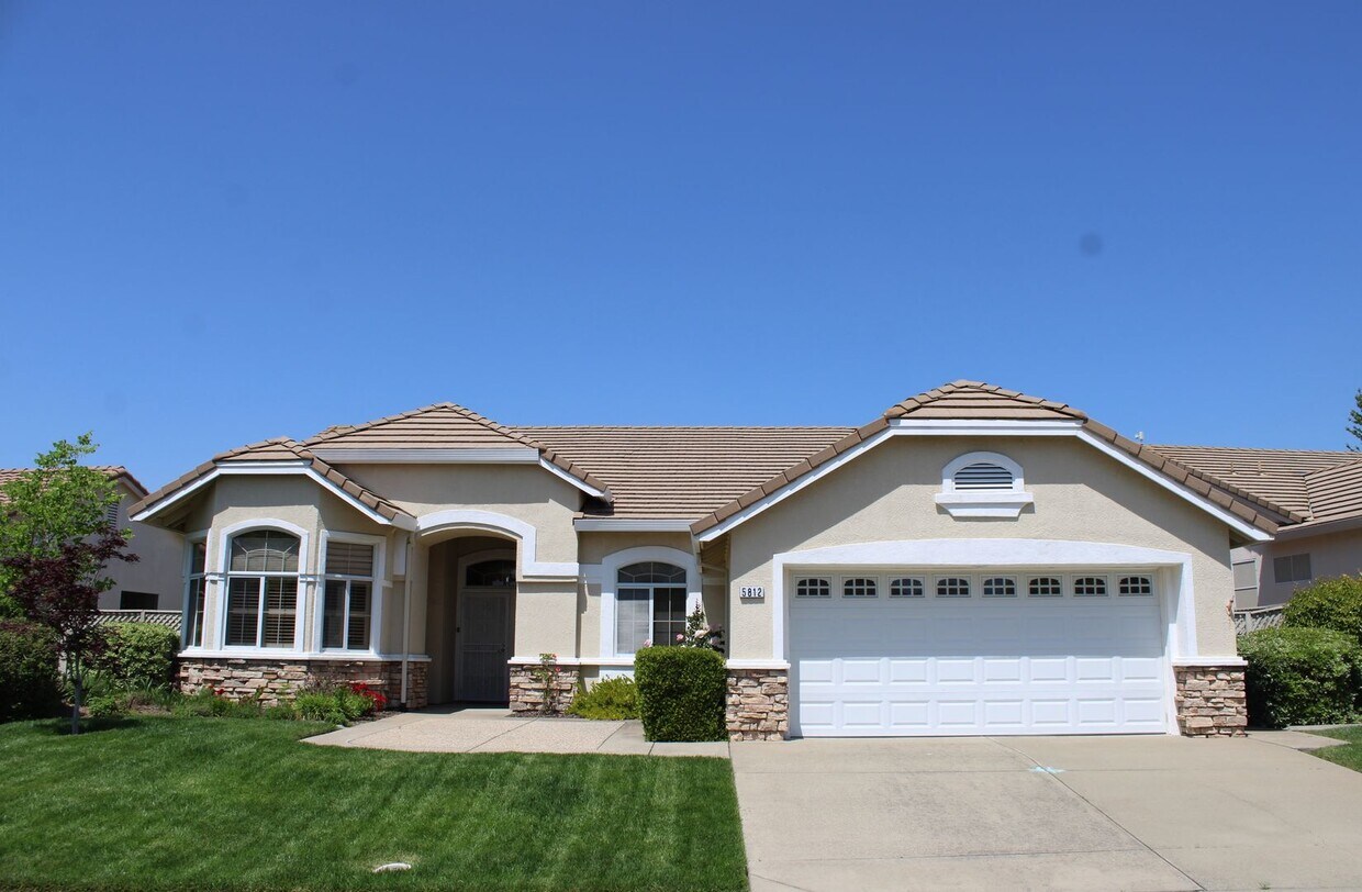 Foto principal - 5812 Sandlewood Way