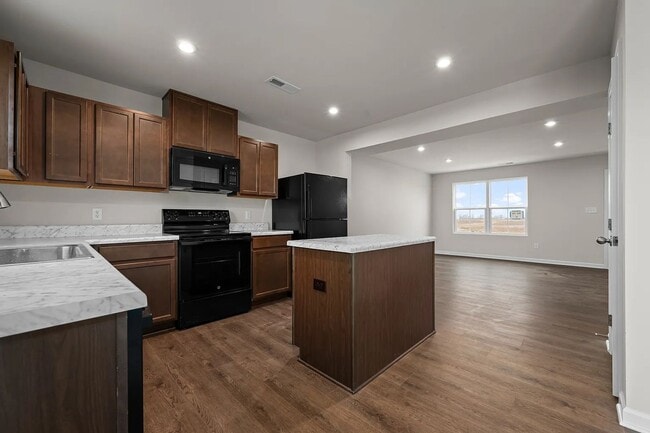 Building Photo - 1018 Cambria Ln