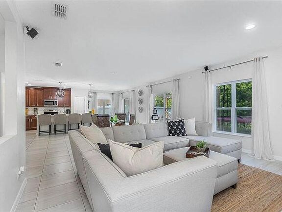 Building Photo - 4862 Rockvale Dr