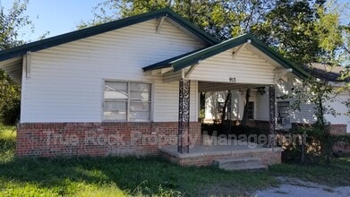 Building Photo - 913 N Highland Ave