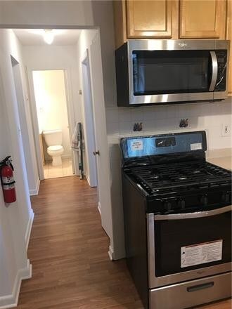 Building Photo - 202 College Dr