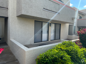 Building Photo - 985 N Granite Reef Rd