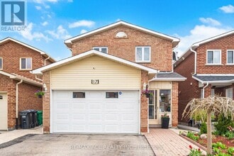 Building Photo - 17 Metzak Dr