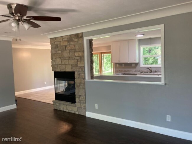 Building Photo - 3 br, 1 bath House - 8878 Country Lane