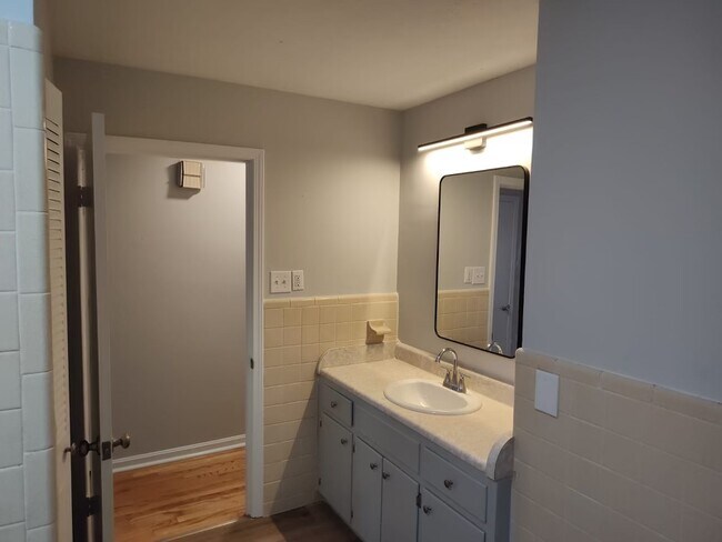Foto del edificio - 5020 NW Parkwood Dr