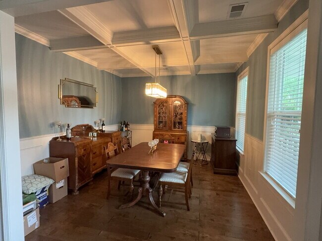 Foto del edificio - 302 Pond Hill Ct