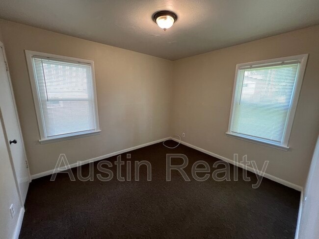 Building Photo - 8641 Kathlyn Dr