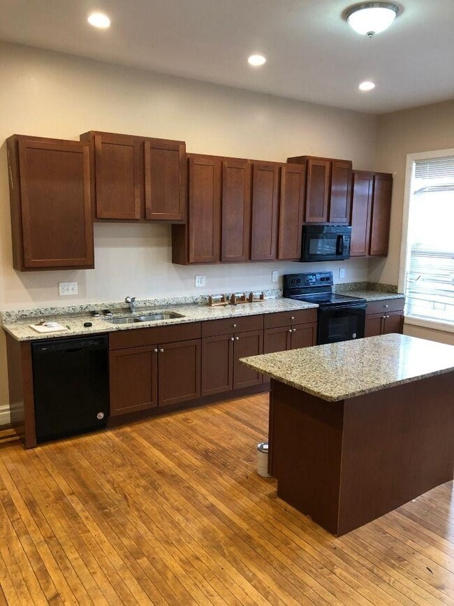 Foto del edificio - 955 N 17th St