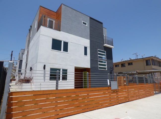 Building Photo - 6411 Lexington Ave
