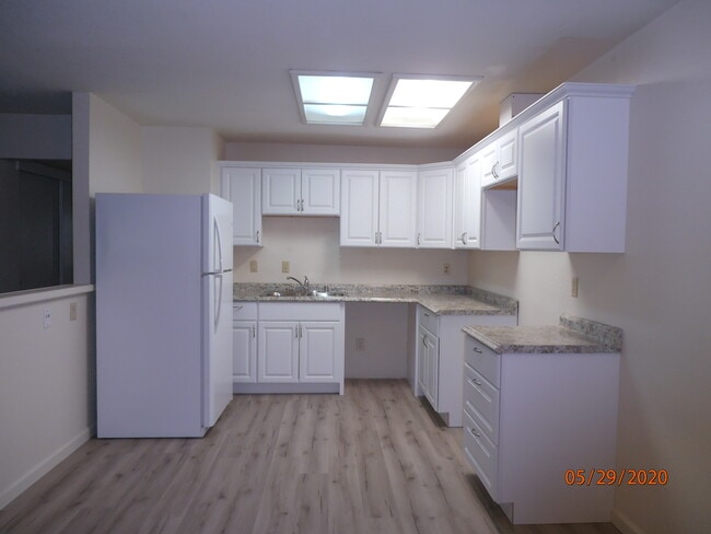 Building Photo - 4839 Vir Mar St