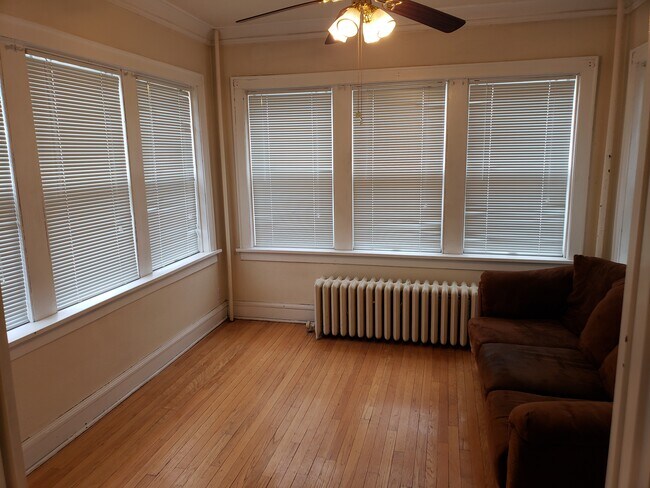 Sun room - 400 Wilcox St