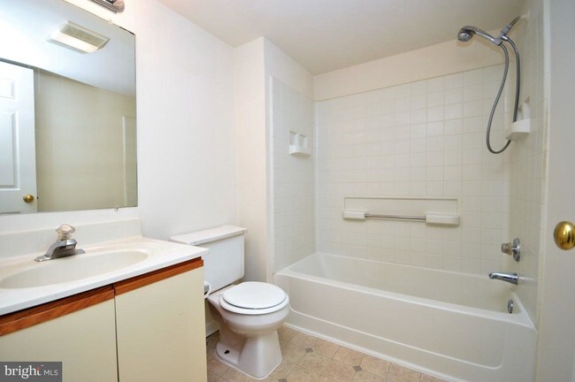 Foto del edificio - 5820 Orchard Hill Ln