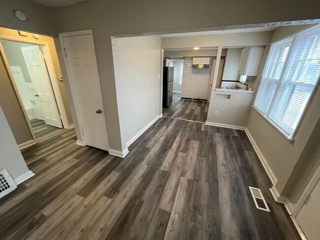 Building Photo - Renovated Two Bedroom with Attached Garage...