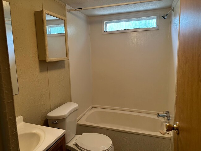 Foto del edificio - Well Maintained 2/2 home with fence enclosed