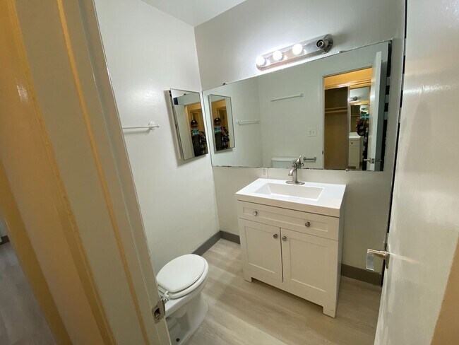 Foto del edificio - 3419 Keystone Av
