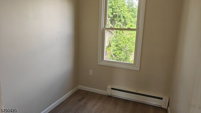 Foto del edificio - 94 Cleremont Ave