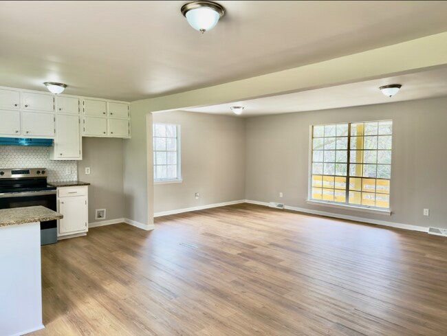 Foto del edificio - 413 Wadsworth Dr