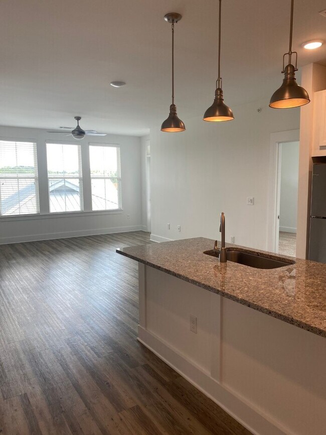Building Photo - 1027 Gennett Cir