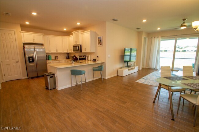Building Photo - 1241 Enbrook Lp