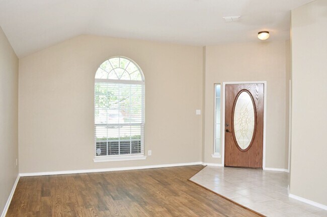 Foto del edificio - Beautiful 3-2-2 in desirable area of Fort ...