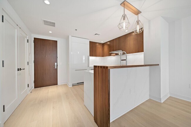 Foto del edificio - 1000 Maxwell Ln
