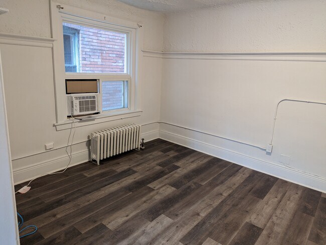 Photo du bâtiment - 959 Main St E
