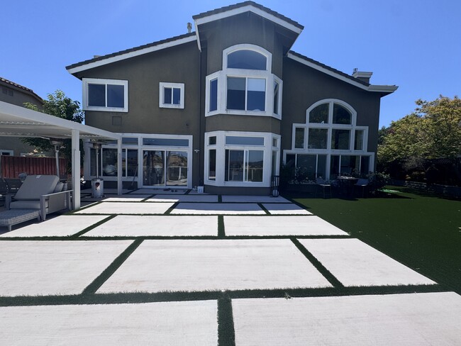 Building Photo - 1274 Sunrise Ridge Dr