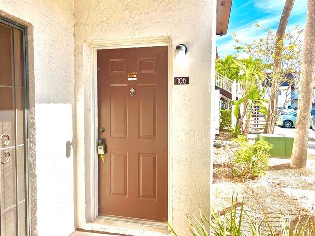 Building Photo - 9105 Tudor Dr