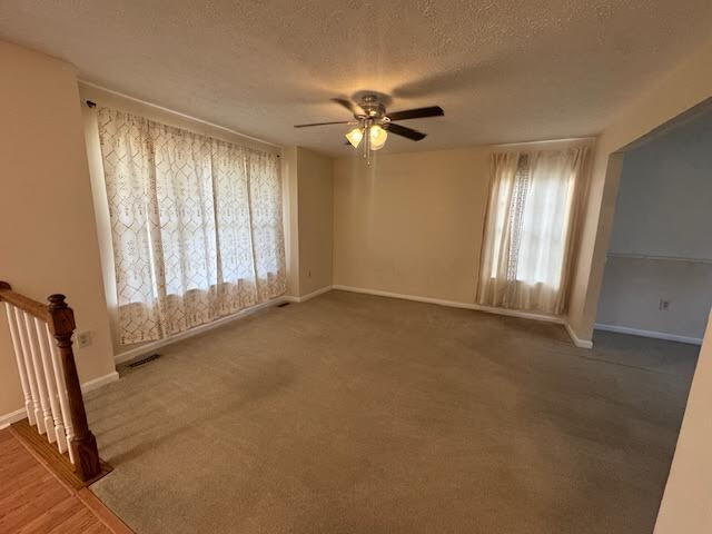 Foto del edificio - Spacious 4-Bedroom with 3 Full Baths & Fully Finished Basement. Available Now!