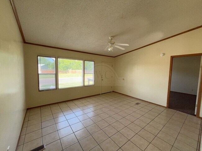 Foto del edificio - 3100 Cantabrian Dr