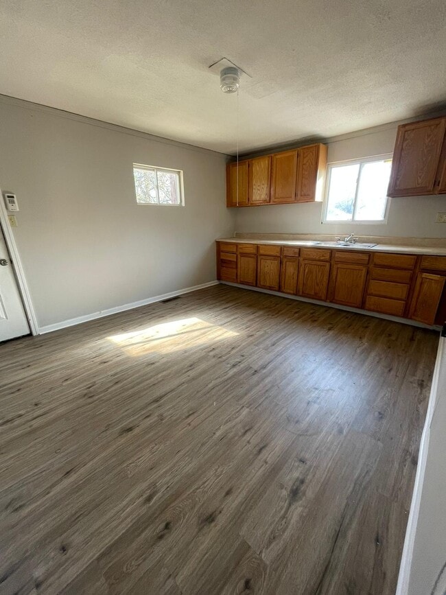 Foto del edificio - 1474 Elaine St