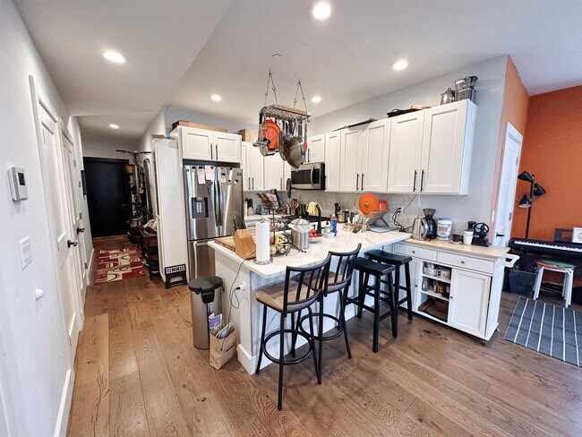 Building Photo - 3850 Washington St