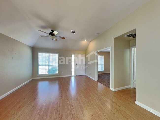 Building Photo - 403 Thunderbay Dr