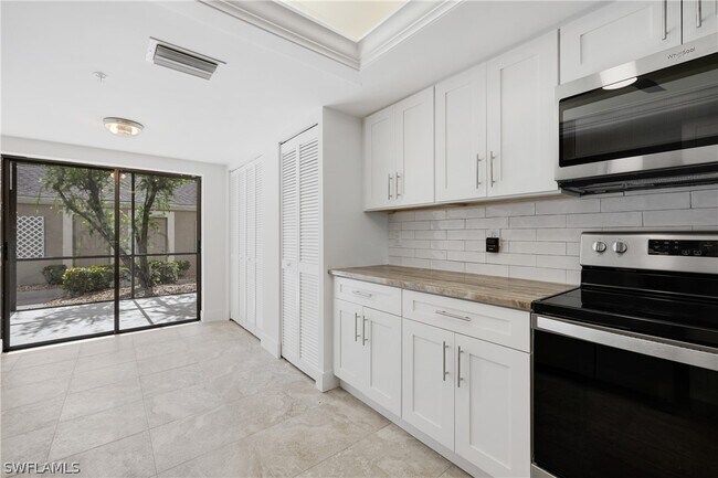 Building Photo - 16290 Kelly Cove Dr