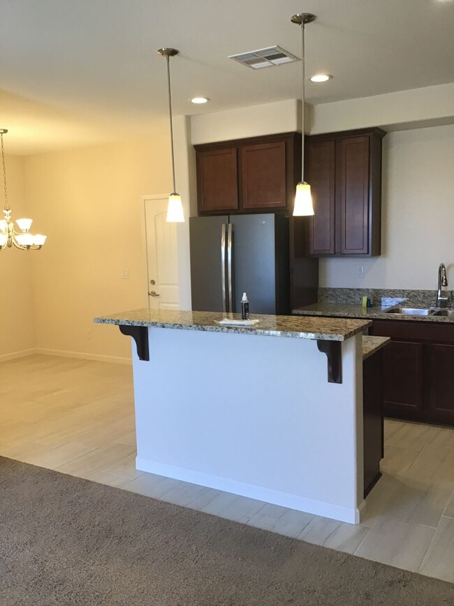 Building Photo - Beautiful Arbor Villas Townhome
