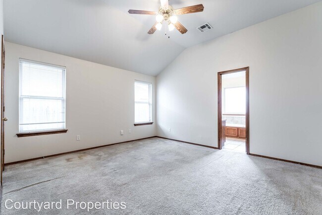 Building Photo - 4 br, 2 bath House - 2701 SE 97th Street